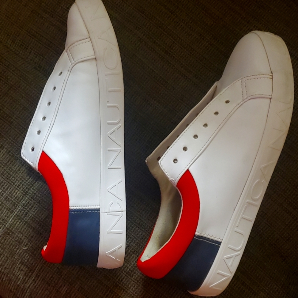Nautica tennis shoes size 7.5 womens
